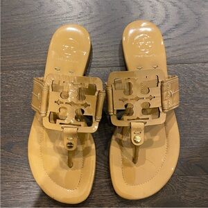 Rare Tory Burch Sandals 🩴 in a Stunning Tan Colour.